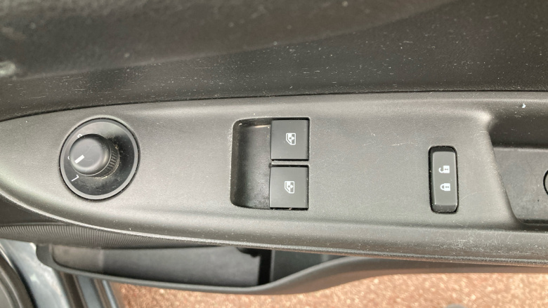 Vauxhall Viva 1.0 [73] SE 5dr [A/C] Petrol Hatchback